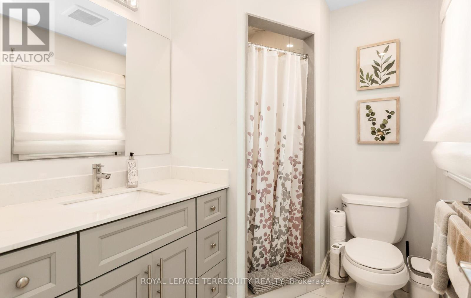 5596 Haddon Hall Road N, Mississauga, Ontario  L5M 5G4 - Photo 22 - W12810162