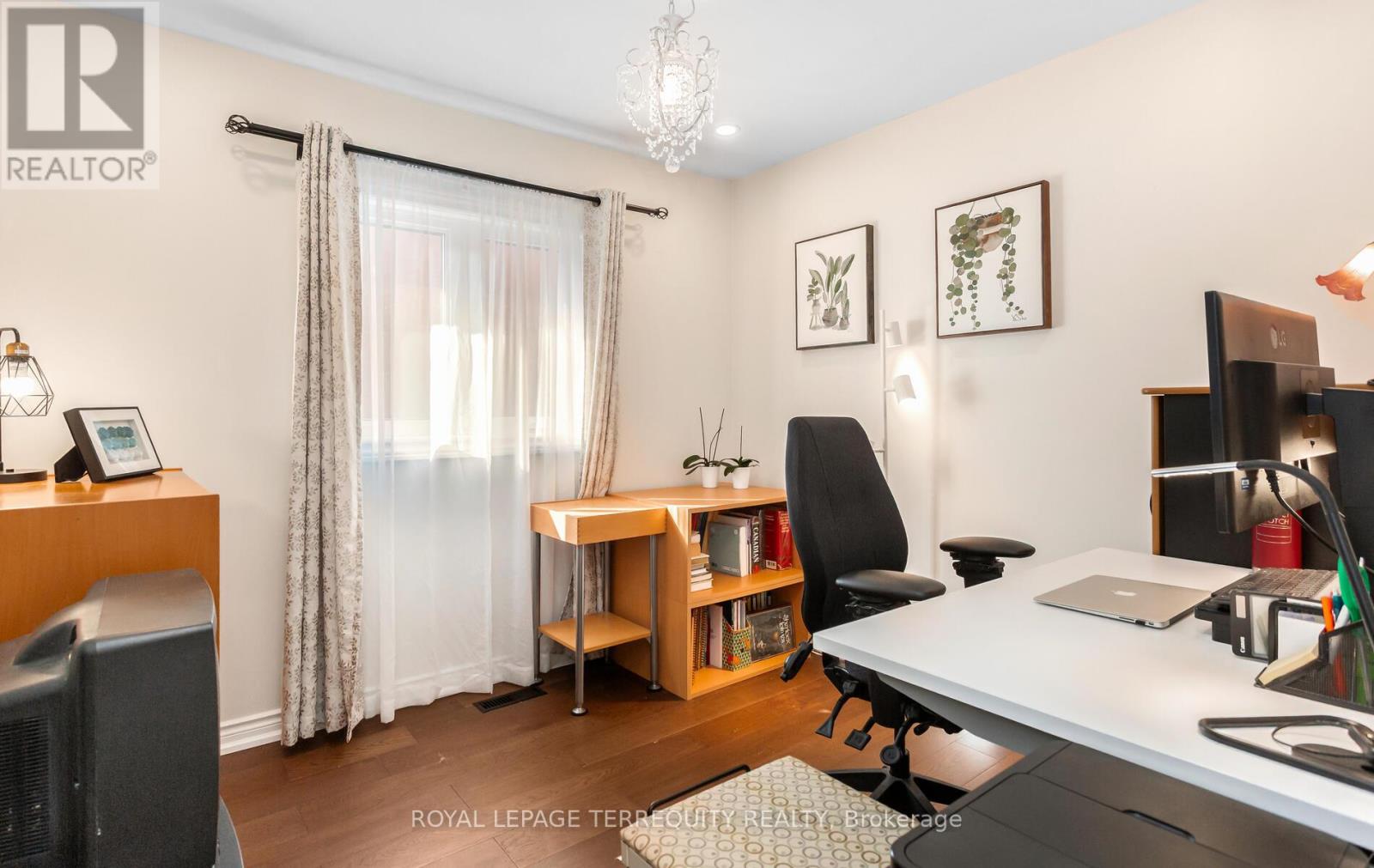 5596 Haddon Hall Road N, Mississauga, Ontario  L5M 5G4 - Photo 27 - W12810162