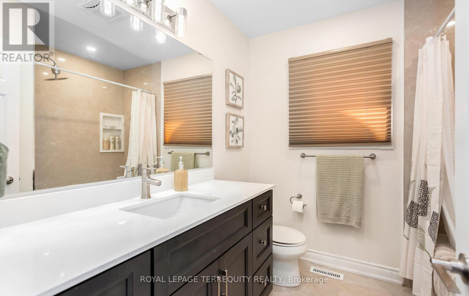 5596 Haddon Hall Road N, Mississauga, Ontario  L5M 5G4 - Photo 28 - W12810162