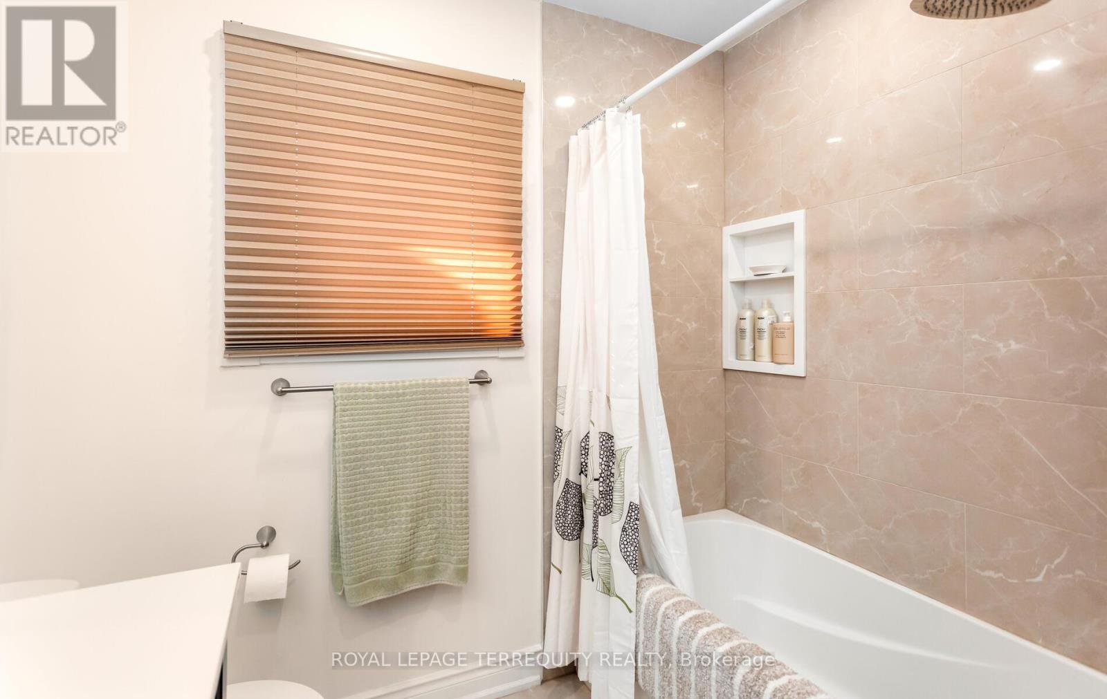 5596 Haddon Hall Road N, Mississauga, Ontario  L5M 5G4 - Photo 29 - W12810162