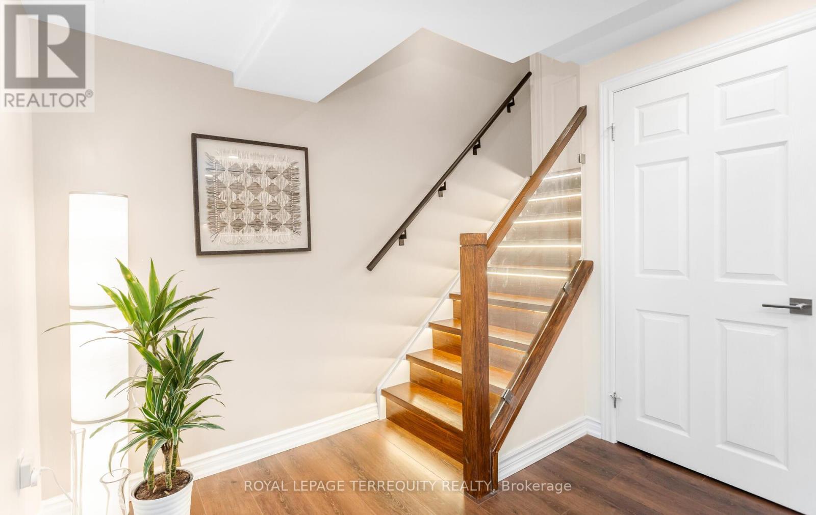 5596 Haddon Hall Road N, Mississauga, Ontario  L5M 5G4 - Photo 32 - W12810162