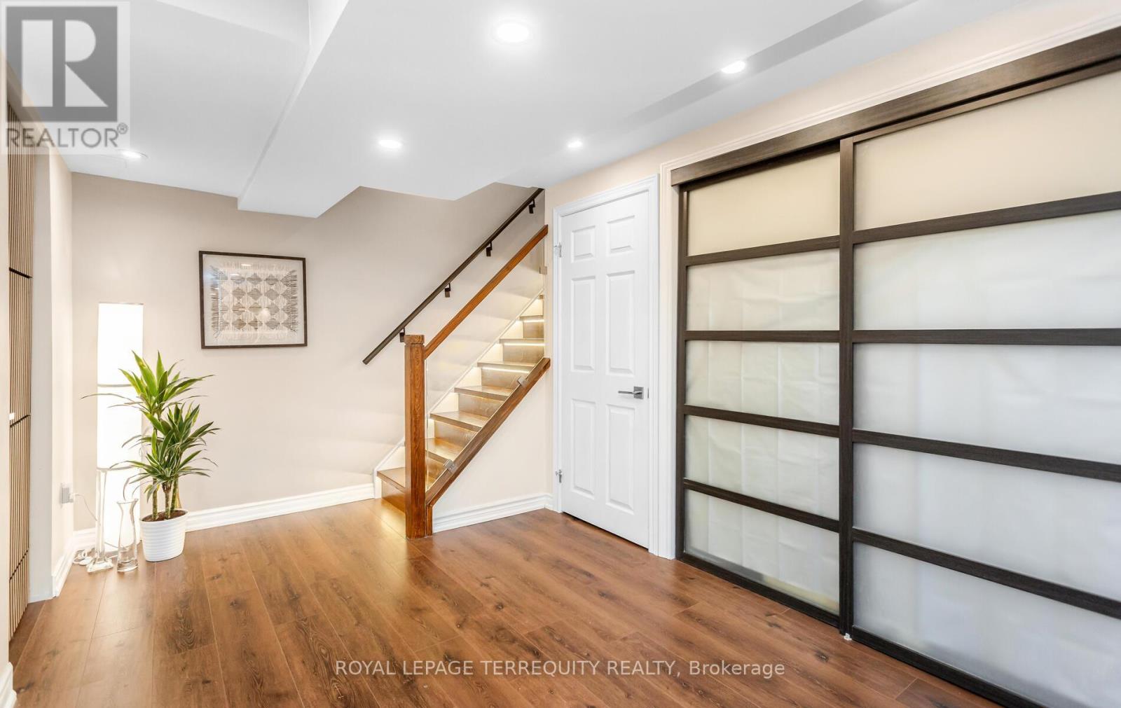 5596 Haddon Hall Road N, Mississauga, Ontario  L5M 5G4 - Photo 33 - W12810162