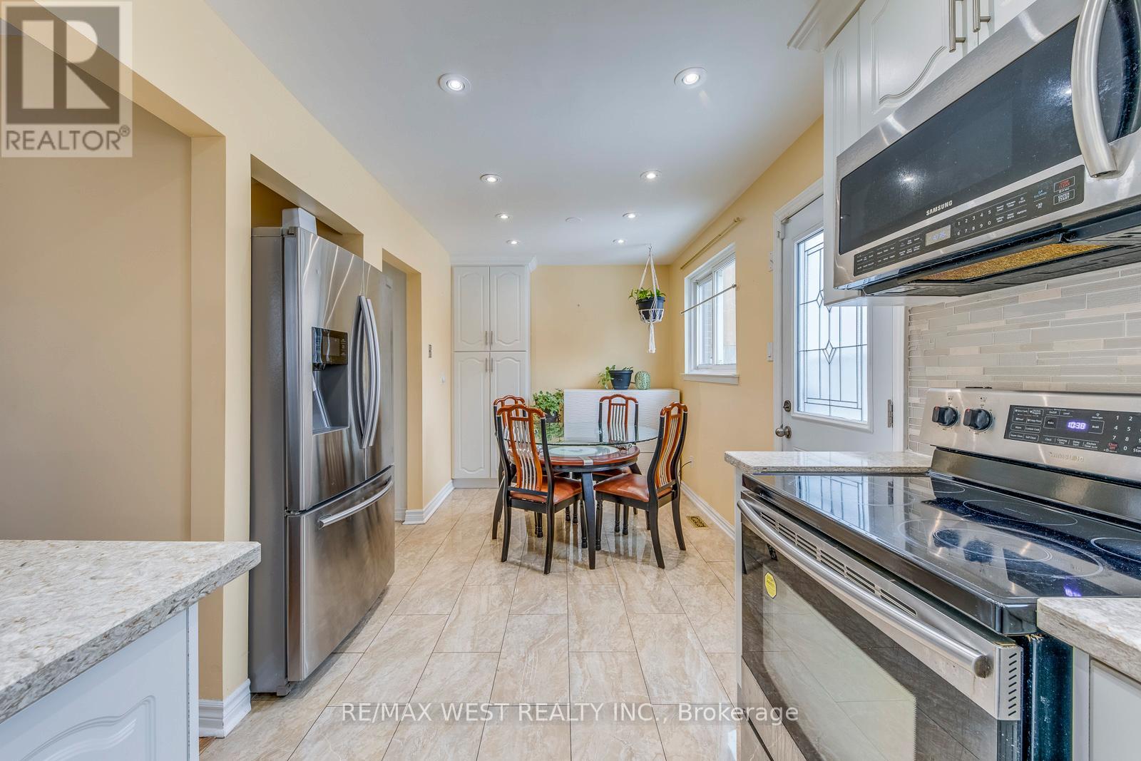 43 Flamingo Crescent, Brampton, Ontario  L6T 2G6 - Photo 17 - W12810166