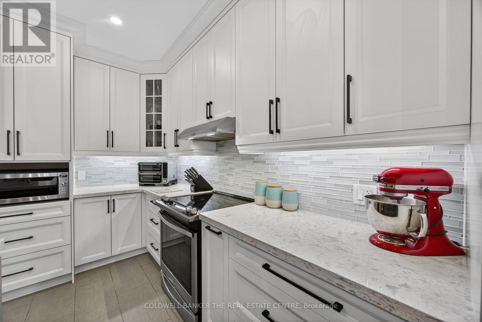 33 Booth Street, Bradford West Gwillimbury, Ontario  L3Z 0A4 - Photo 14 - N12804966