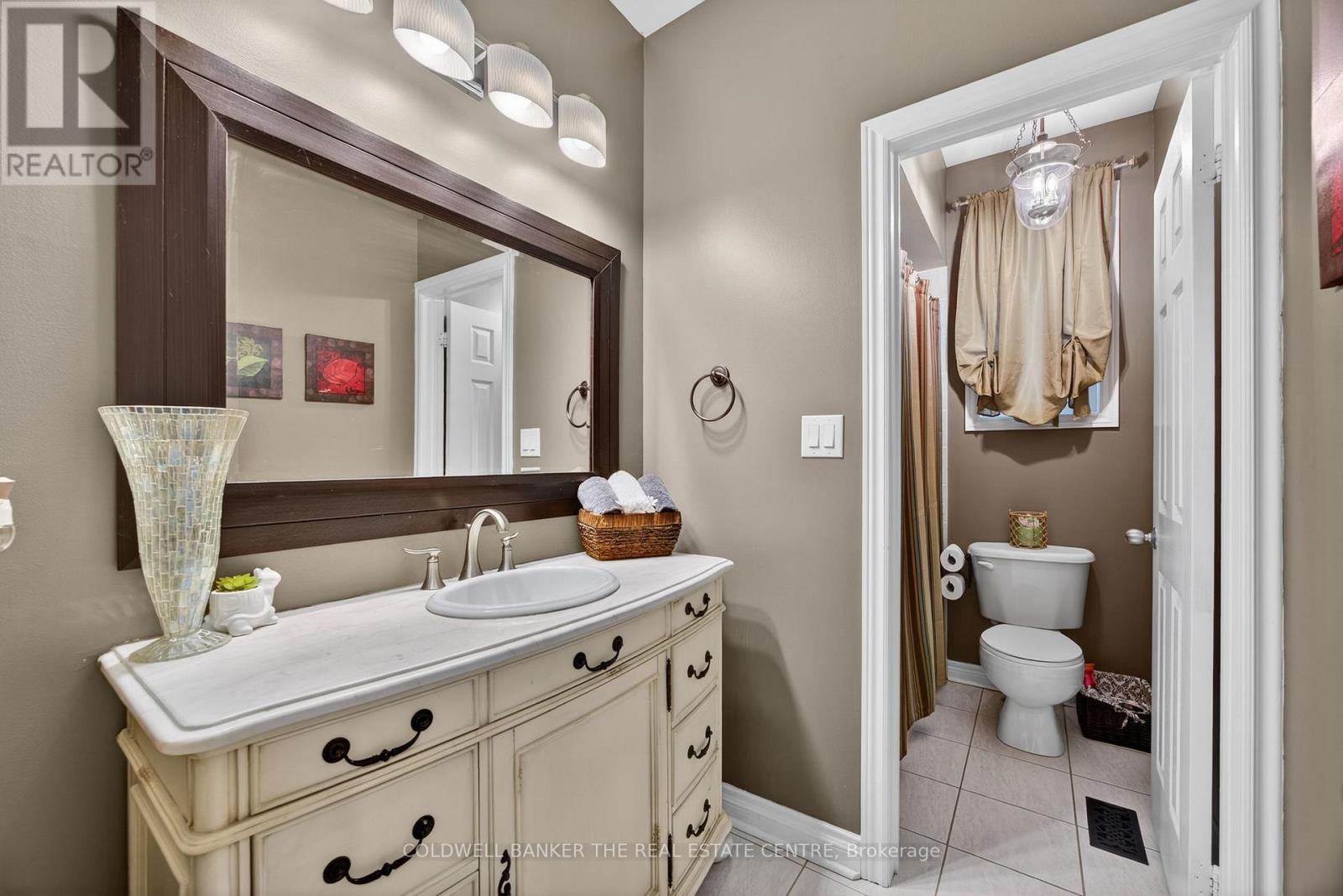 33 Booth Street, Bradford West Gwillimbury, Ontario  L3Z 0A4 - Photo 23 - N12804966