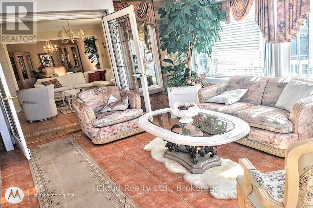 MAIN & 2ND FLR - 5506 WOODCHASE CRESCENT, Mississauga, Ontario