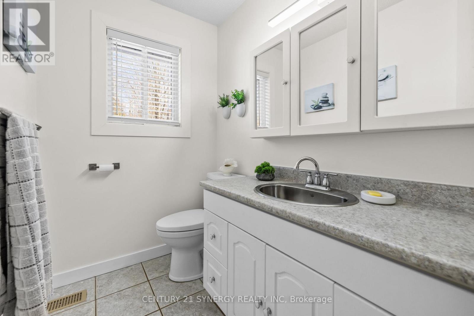 260 County 19 Road, Alfred And Plantagenet, Ontario  K0A 3K0 - Photo 19 - X12772910