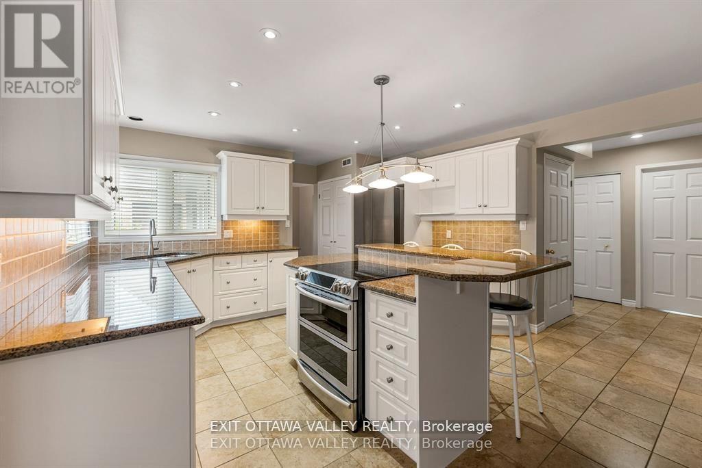 127 Owens Street, Pembroke, Ontario  K8A 8K1 - Photo 13 - X12810194