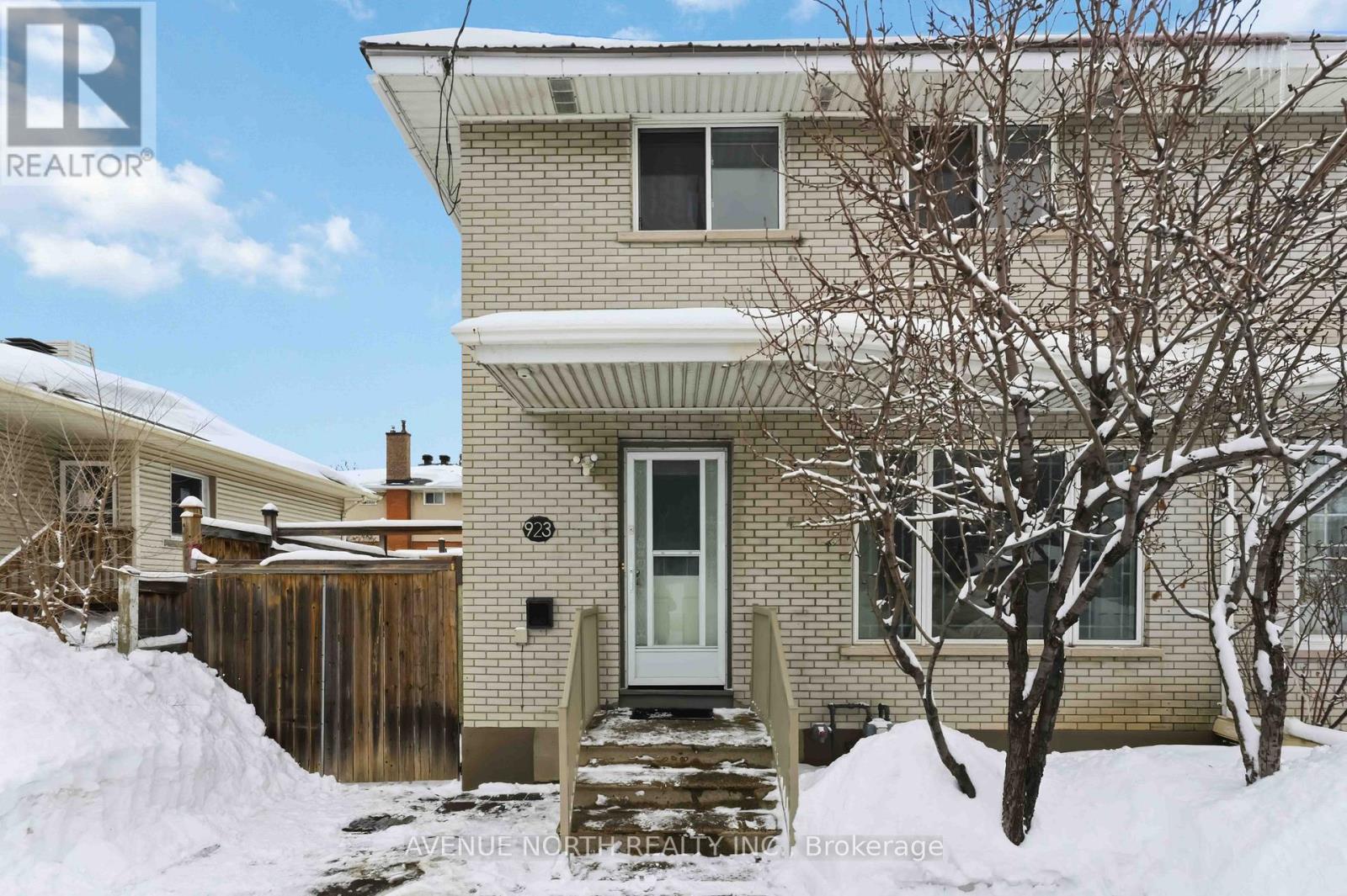 923 Pinecrest Road, Ottawa, Ontario  K2B 6B1 - Photo 2 - X12810186
