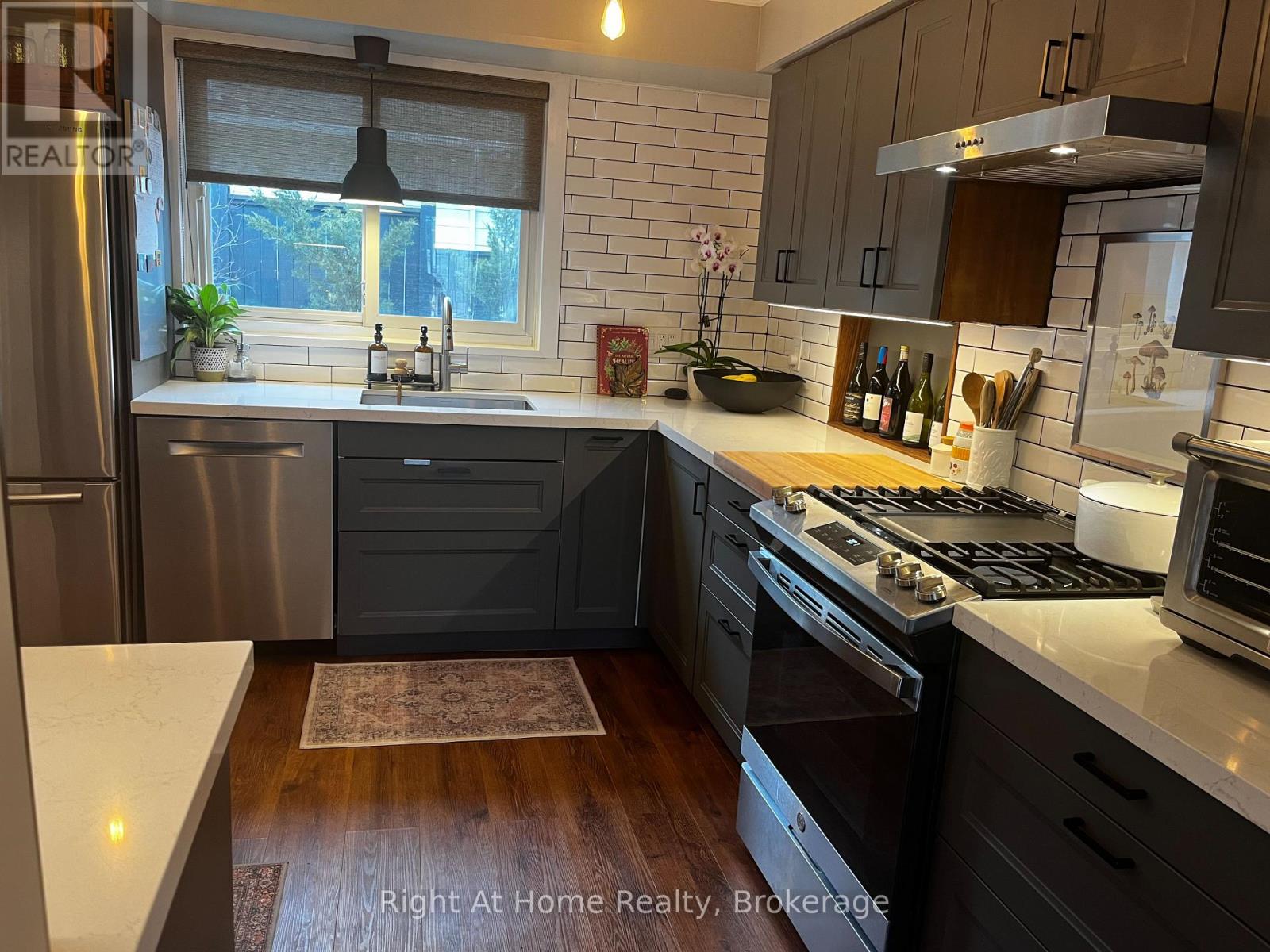 5224 Verhoeven Road, Burlington, Ontario  L7L 3A9 - Photo 10 - W12806674