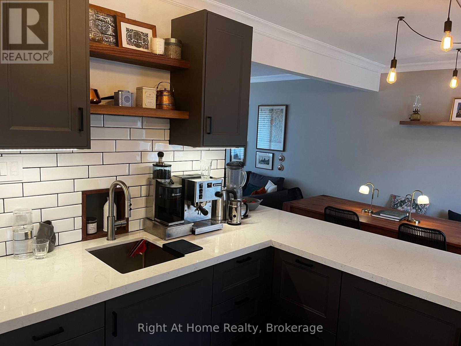 5224 Verhoeven Road, Burlington, Ontario  L7L 3A9 - Photo 9 - W12806674