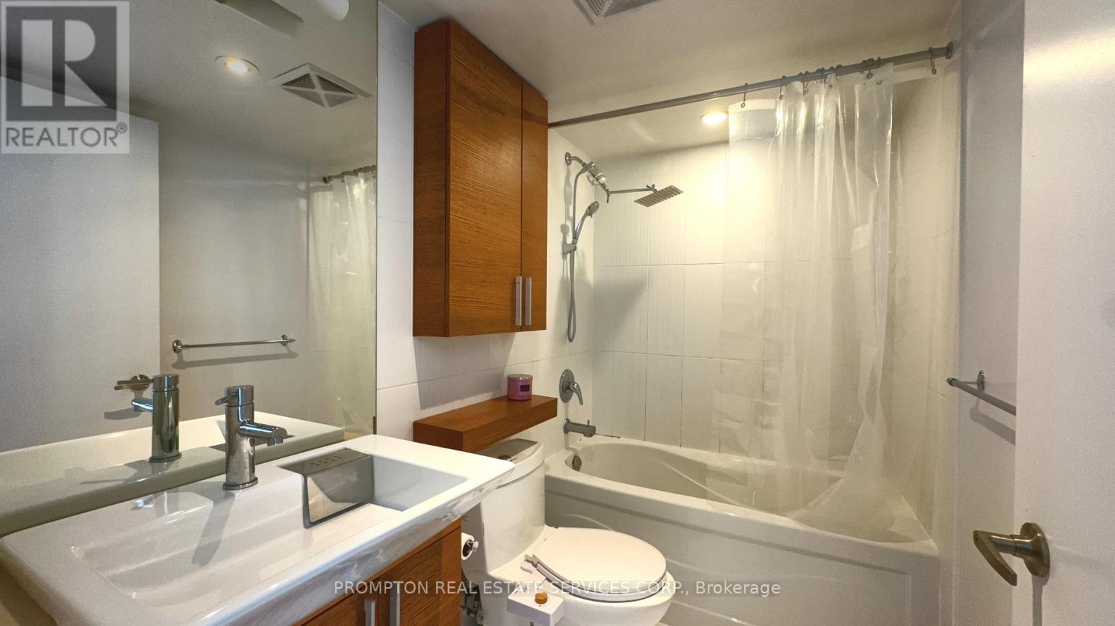 2512 - 25 Capreol Court, Toronto, Ontario  M5V 3Z7 - Photo 17 - C12734956