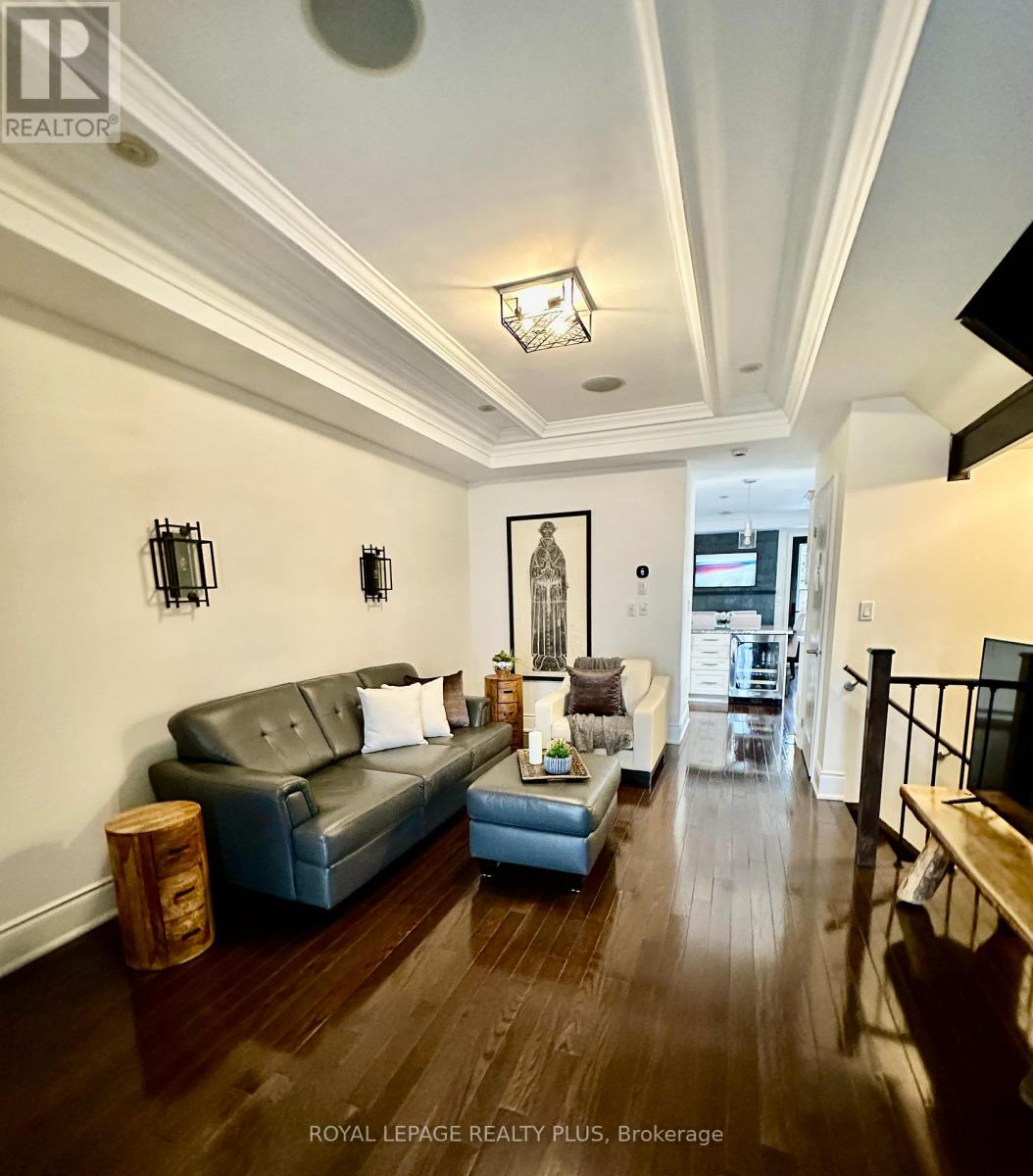 142 REBECCA STREET, Oakville, Ontario