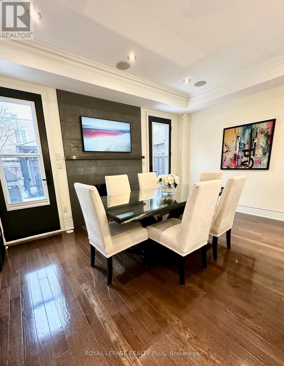 142 Rebecca Street, Oakville, Ontario  L6K 1J5 - Photo 13 - W12679706