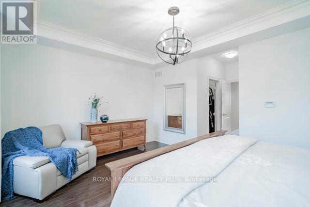 142 Rebecca Street, Oakville, Ontario  L6K 1J5 - Photo 17 - W12679706