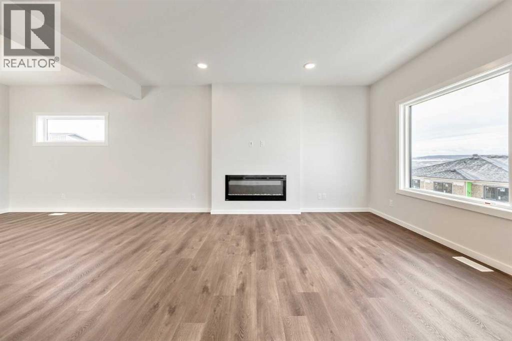 24 Heritage Link, Cochrane, Alberta  T4C 2J8 - Photo 10 - A2287354