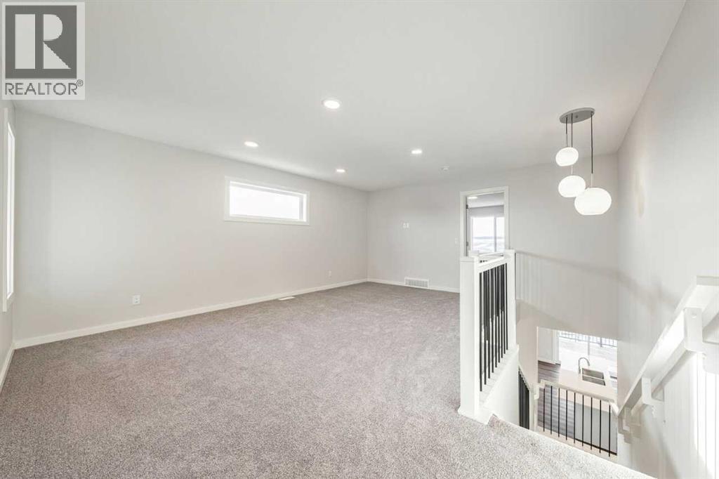 24 Heritage Link, Cochrane, Alberta  T4C 2J8 - Photo 15 - A2287354