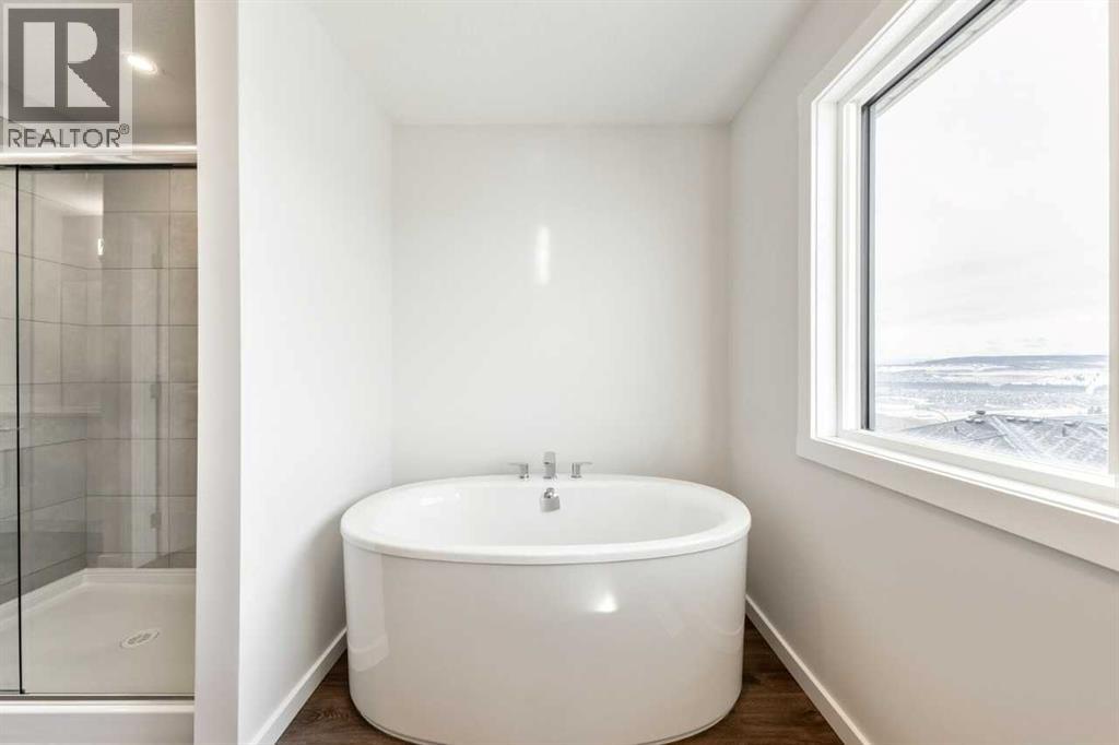 24 Heritage Link, Cochrane, Alberta  T4C 2J8 - Photo 21 - A2287354