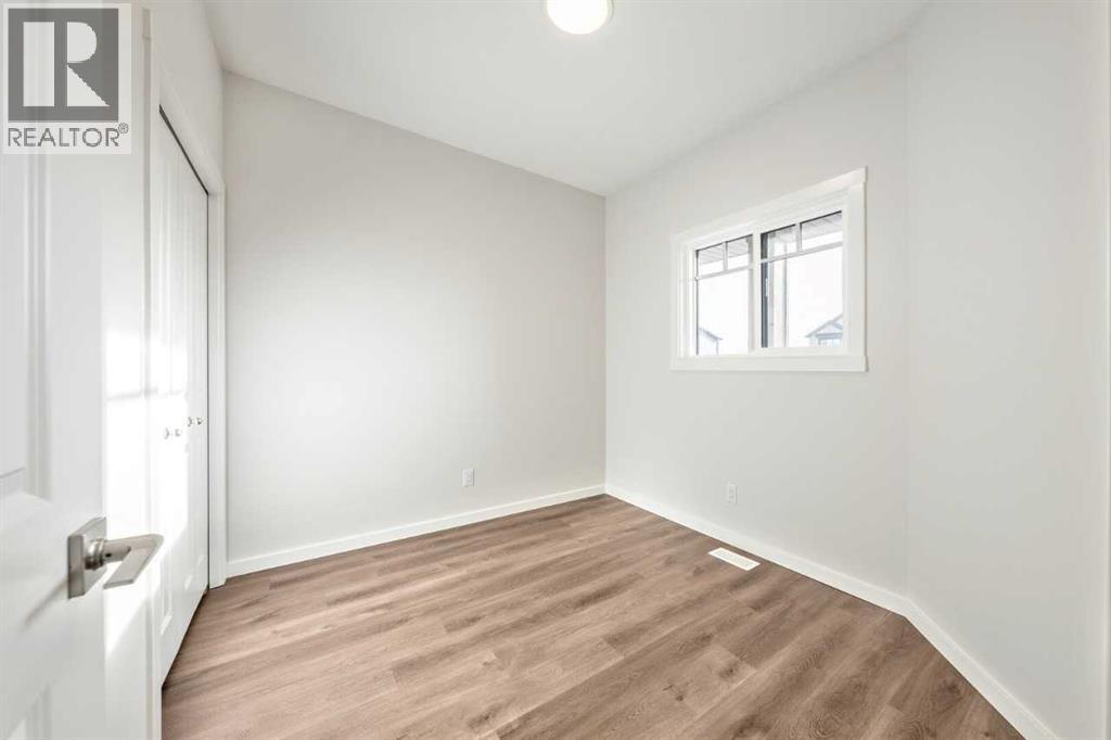 24 Heritage Link, Cochrane, Alberta  T4C 2J8 - Photo 14 - A2287354