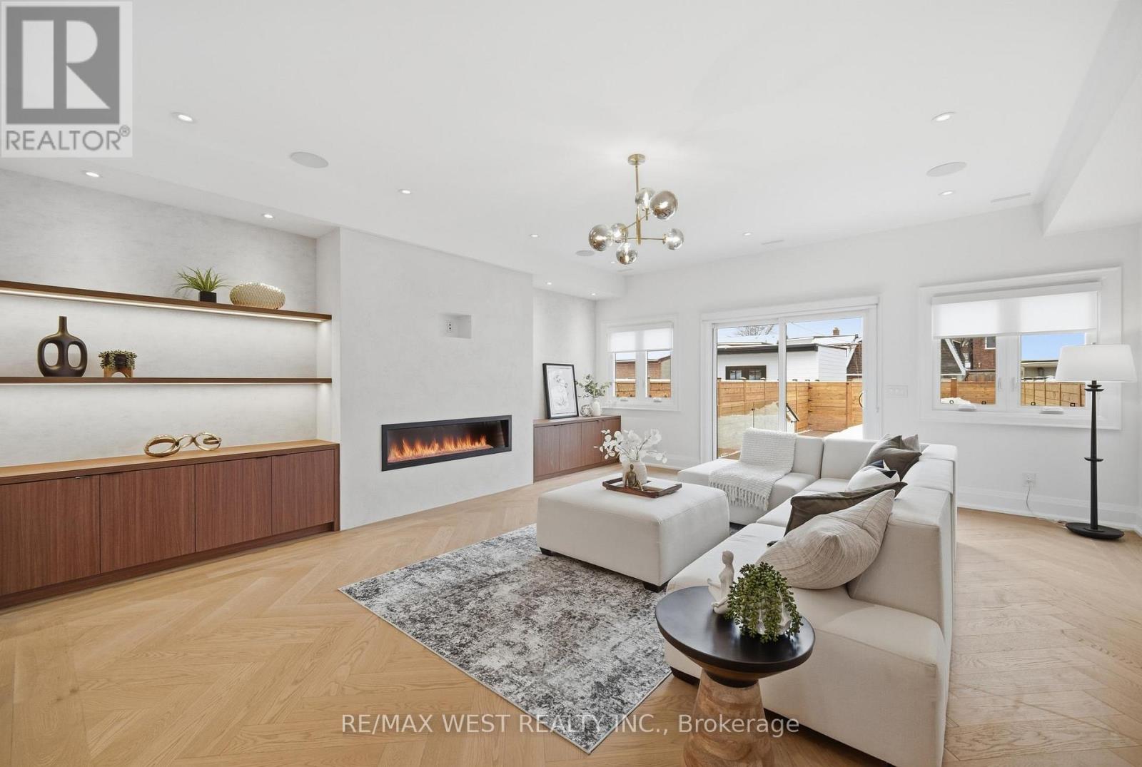 390 St Clarens Avenue, Toronto, Ontario  M6H 3W3 - Photo 11 - C12810200