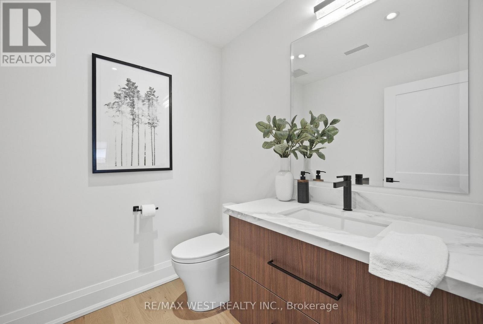 390 St Clarens Avenue, Toronto, Ontario  M6H 3W3 - Photo 15 - C12810200