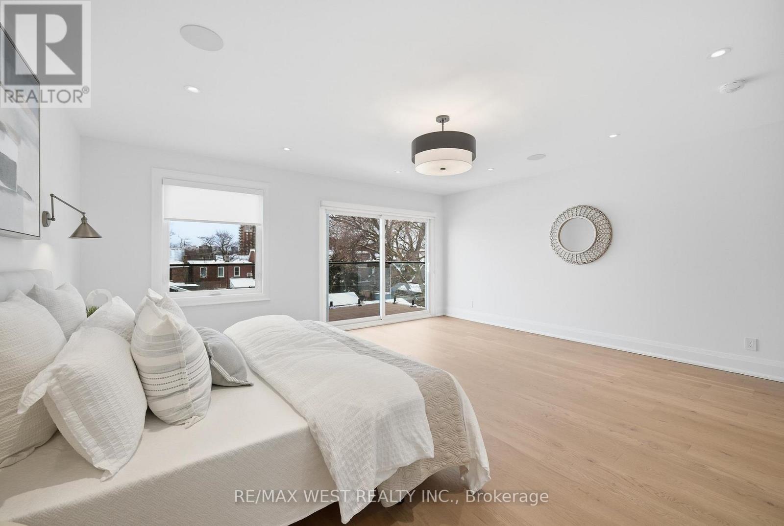 390 St Clarens Avenue, Toronto, Ontario  M6H 3W3 - Photo 20 - C12810200