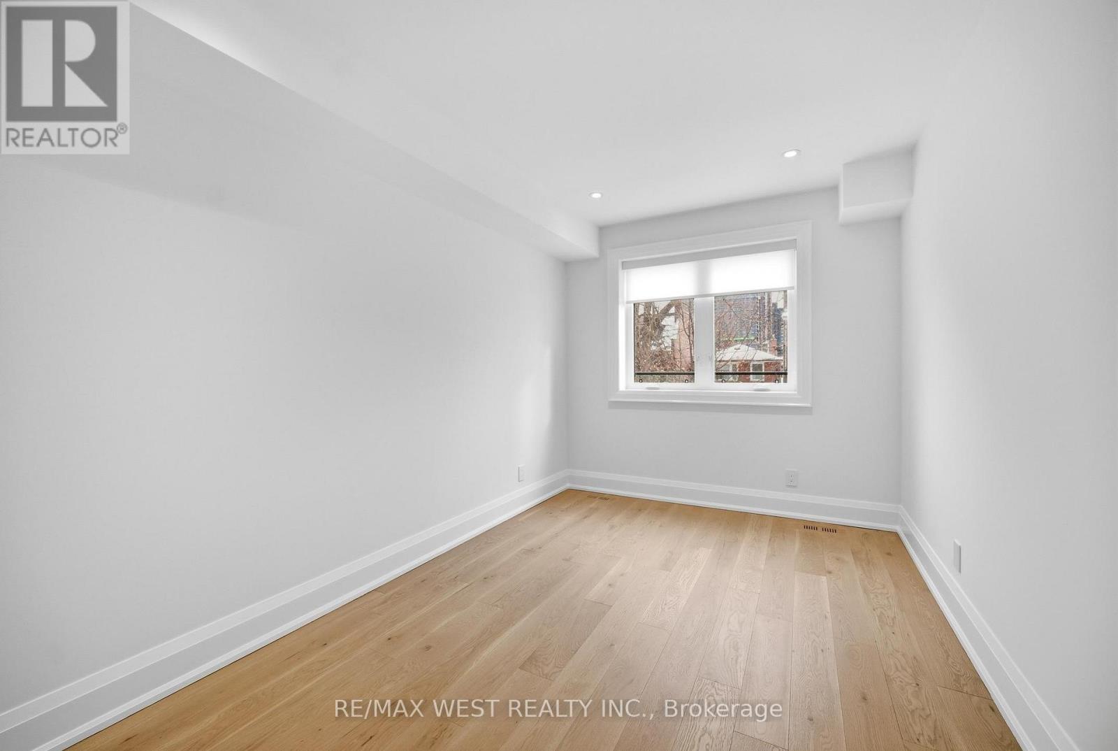 390 St Clarens Avenue, Toronto, Ontario  M6H 3W3 - Photo 27 - C12810200