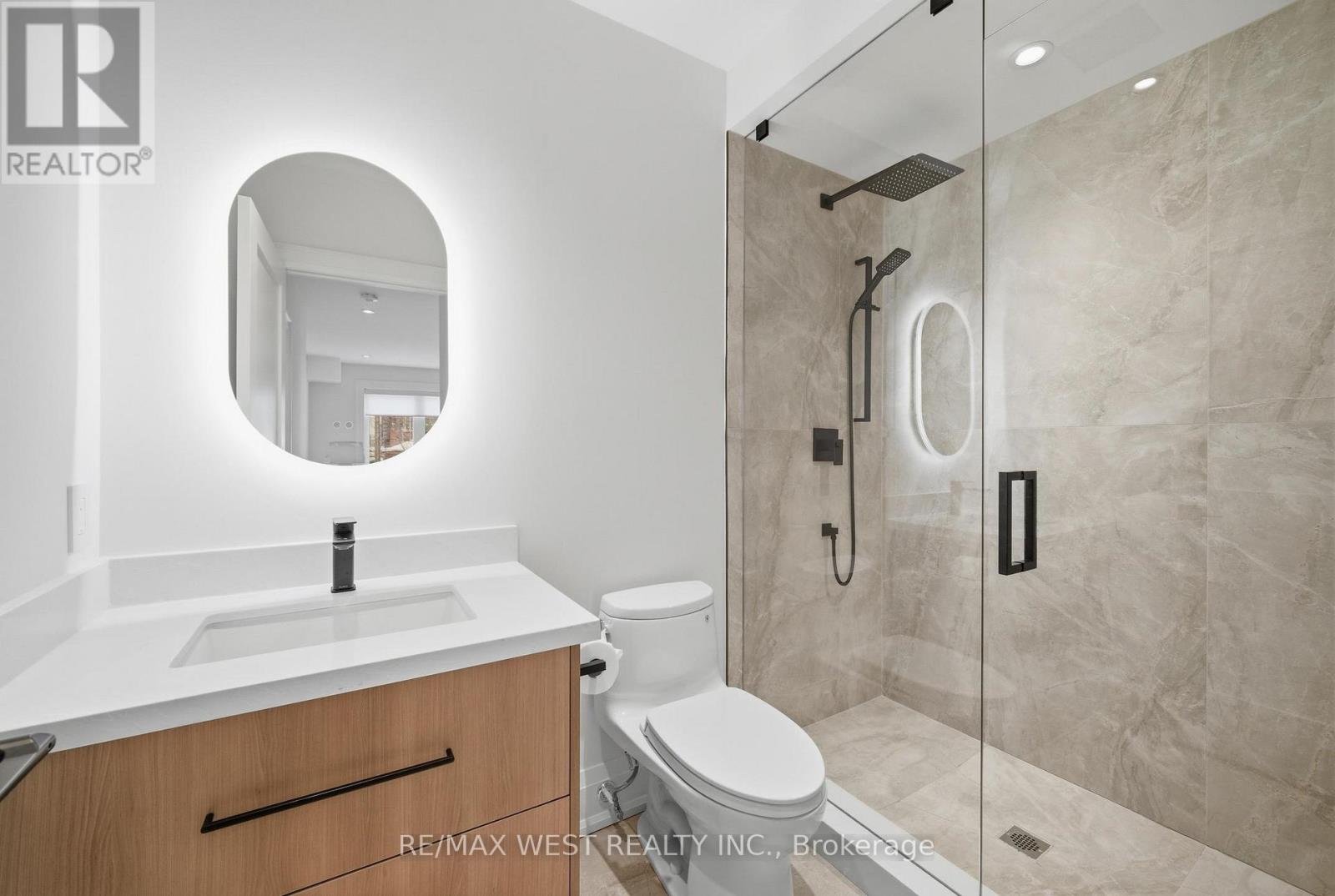 390 St Clarens Avenue, Toronto, Ontario  M6H 3W3 - Photo 29 - C12810200