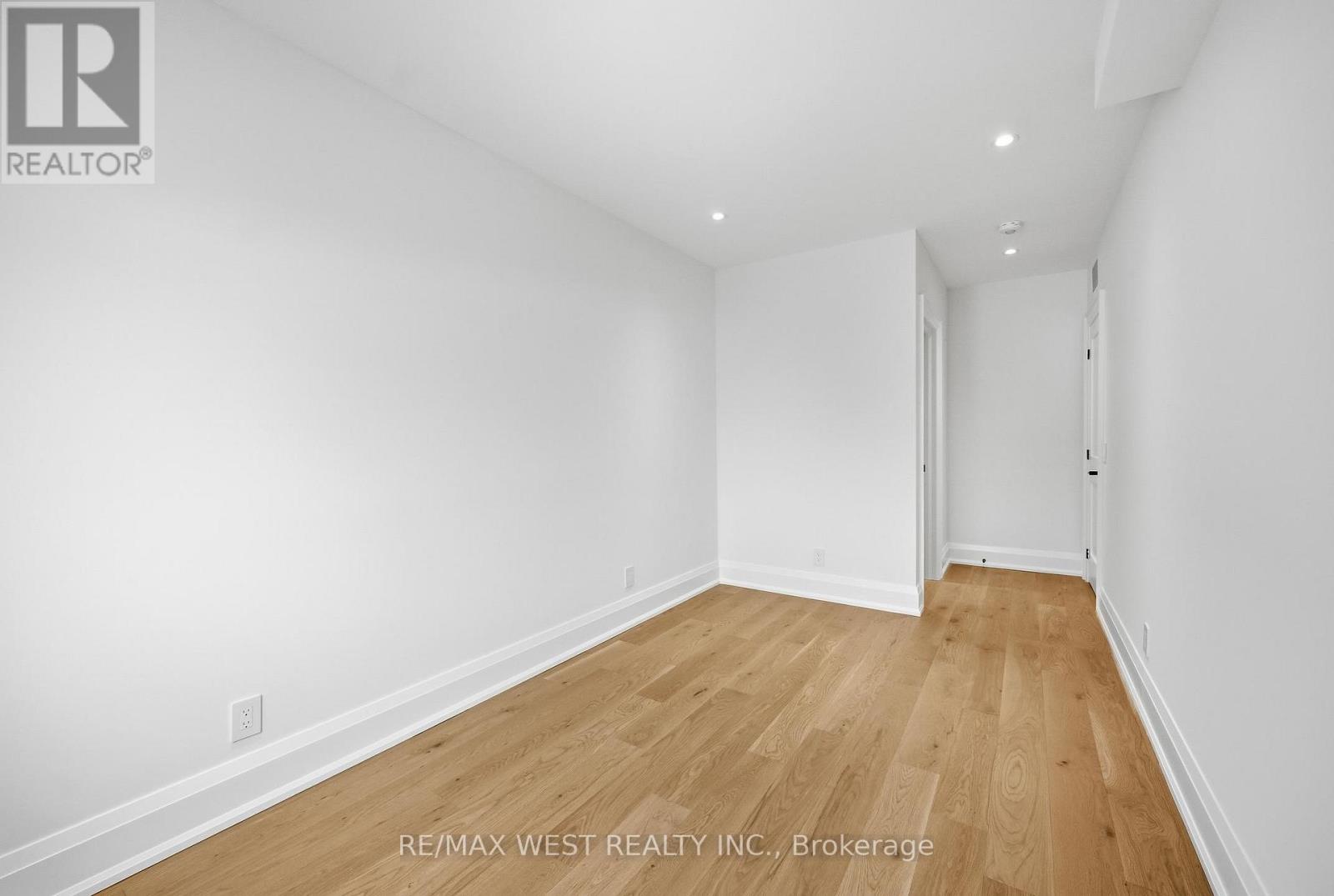 390 St Clarens Avenue, Toronto, Ontario  M6H 3W3 - Photo 32 - C12810200