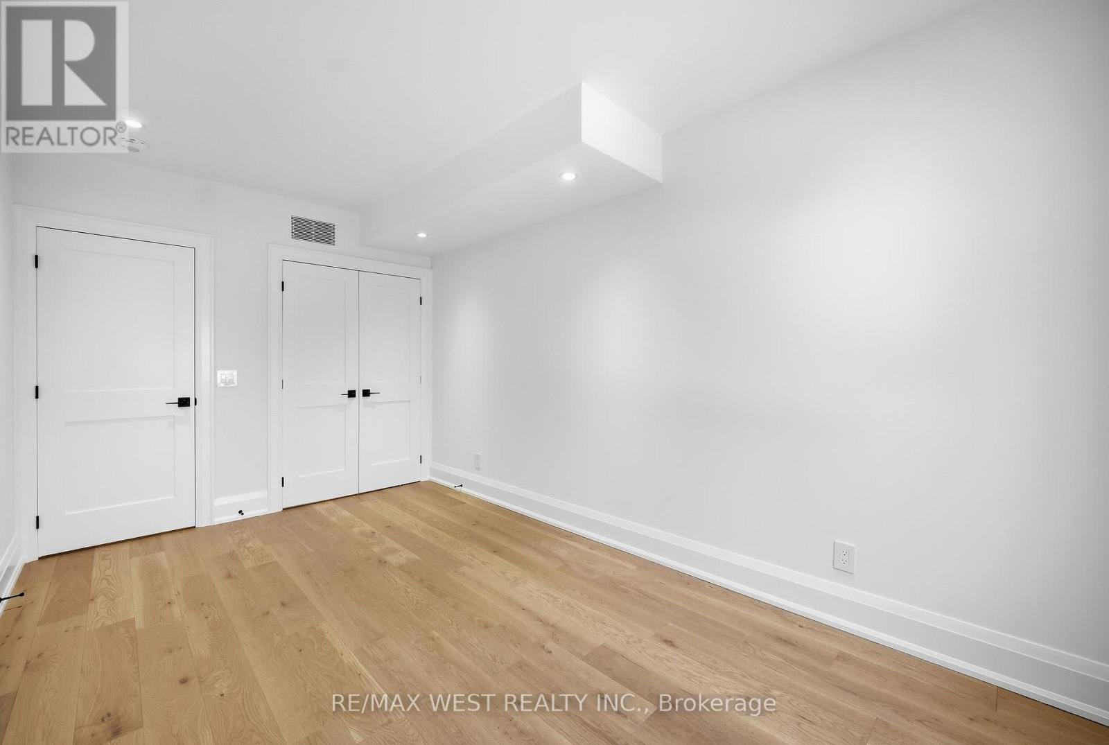 390 St Clarens Avenue, Toronto, Ontario  M6H 3W3 - Photo 35 - C12810200