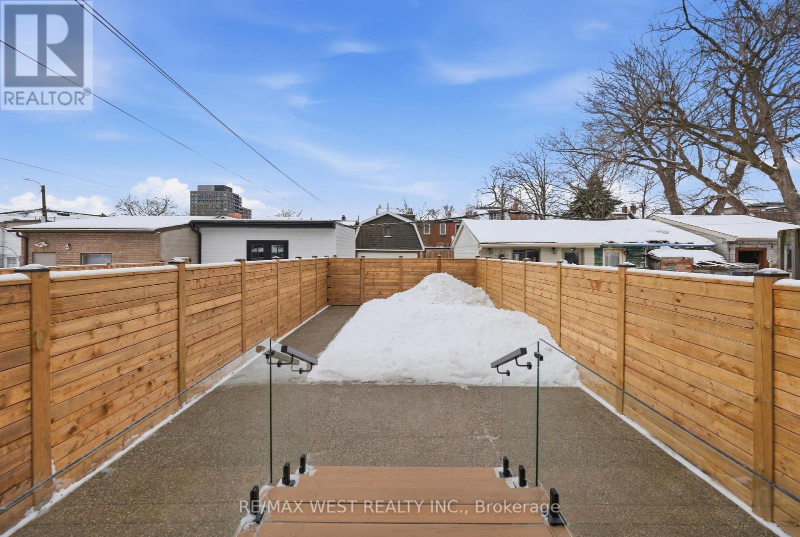 390 St Clarens Avenue, Toronto, Ontario  M6H 3W3 - Photo 48 - C12810200