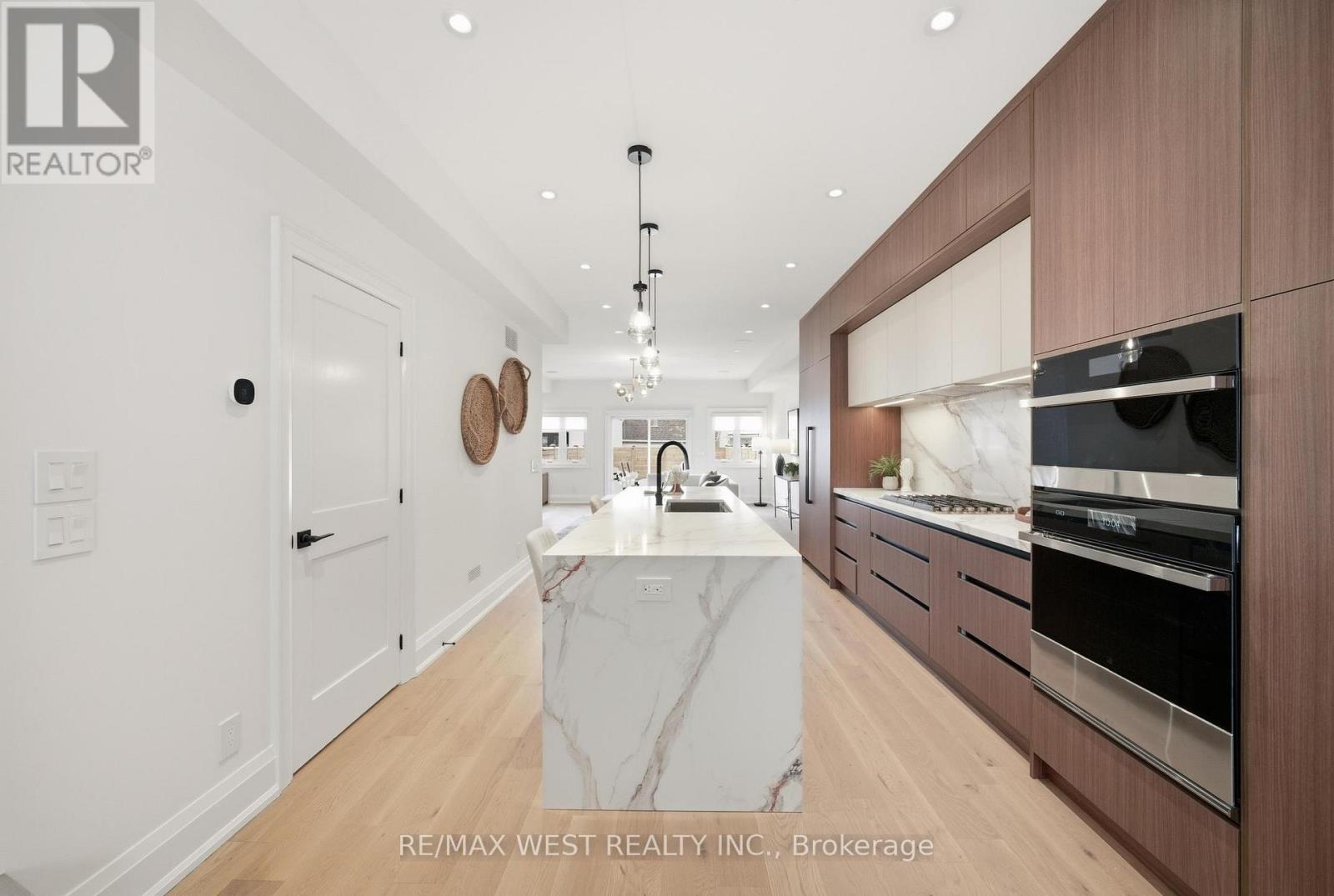 390 St Clarens Avenue, Toronto, Ontario  M6H 3W3 - Photo 5 - C12810200