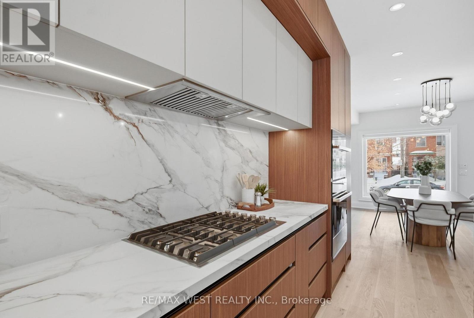 390 St Clarens Avenue, Toronto, Ontario  M6H 3W3 - Photo 9 - C12810200