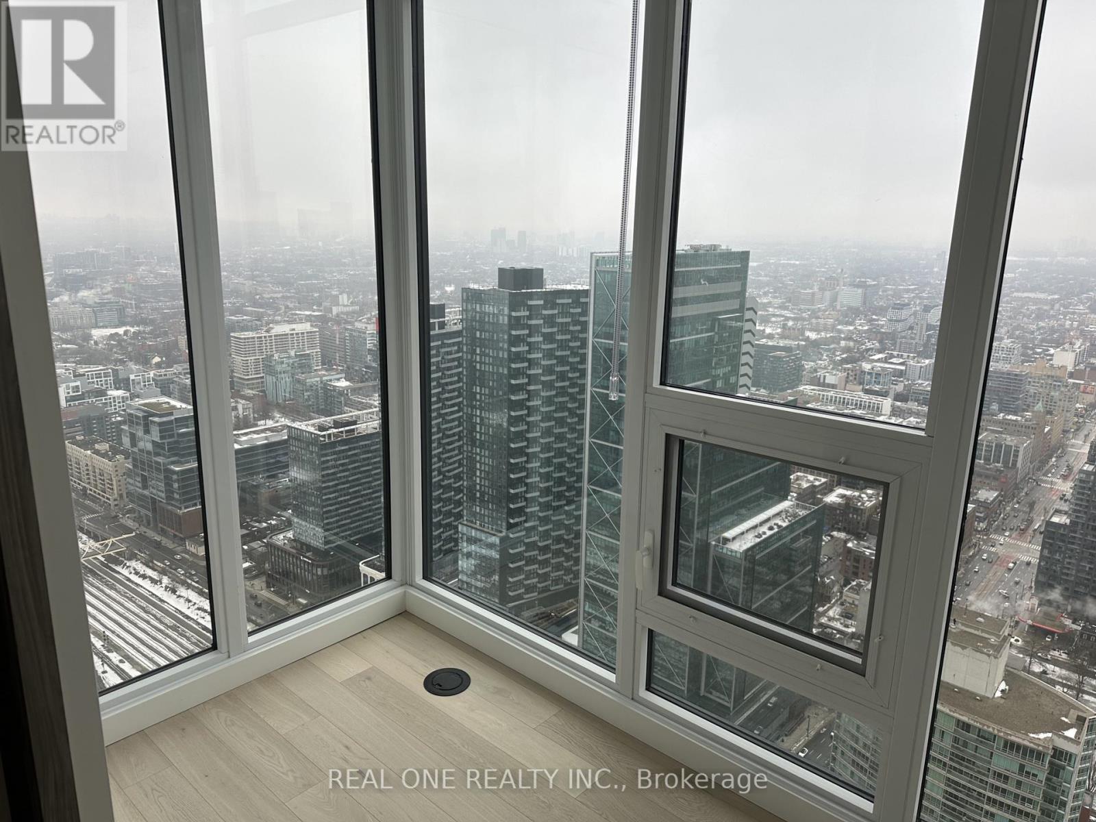 6905 - 1 Concord City Place Way, Toronto, Ontario  M5V 0X4 - Photo 9 - C12810220