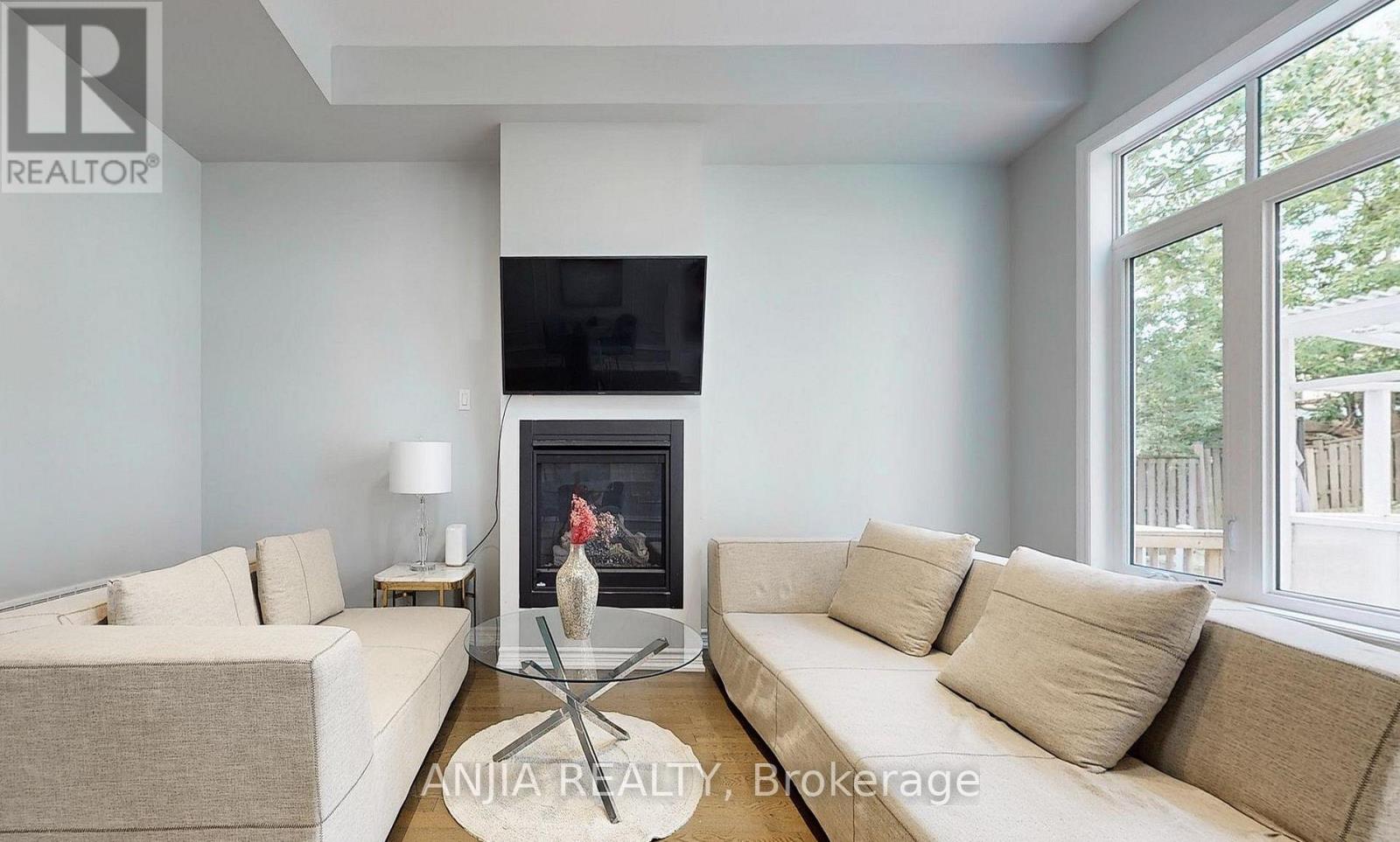 Main - 74 Church Street S, Richmond Hill, Ontario L4C 1W3 - Photo 6 - N12810222