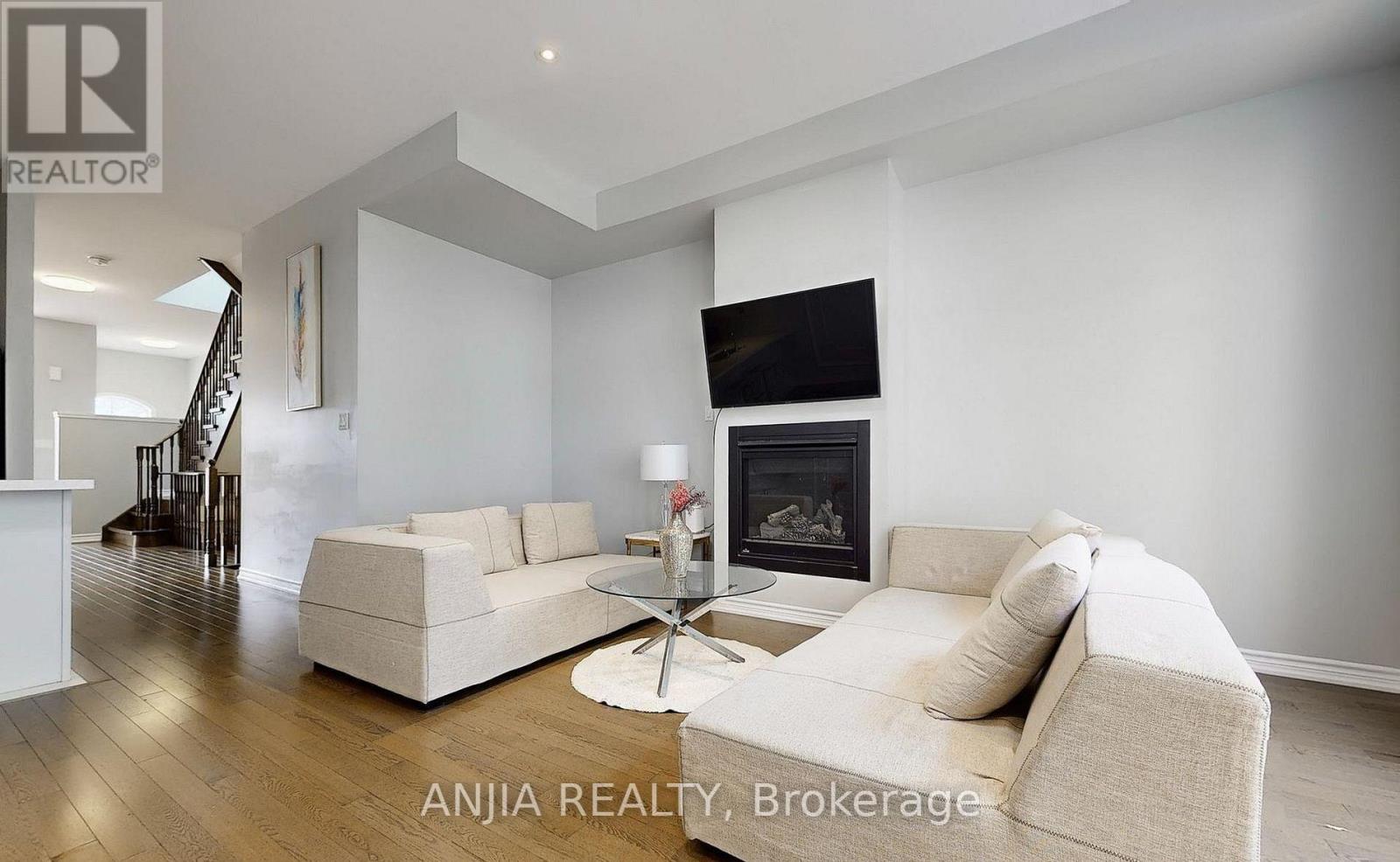 Main - 74 Church Street S, Richmond Hill, Ontario L4C 1W3 - Photo 7 - N12810222