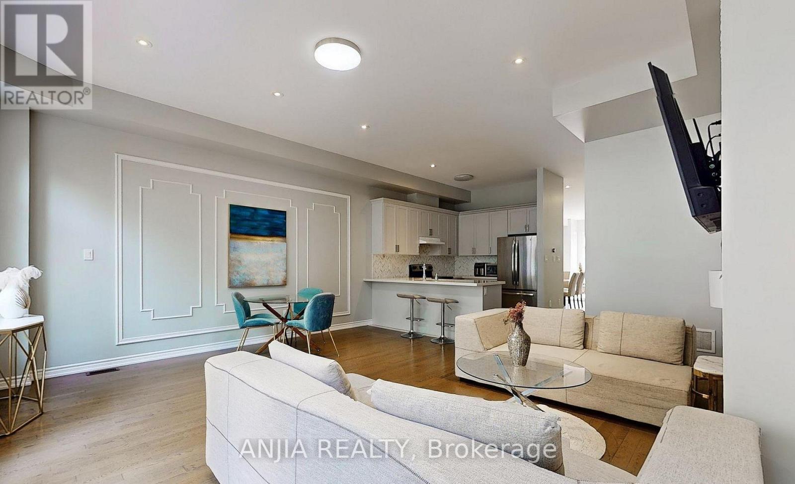 Main - 74 Church Street S, Richmond Hill, Ontario L4C 1W3 - Photo 9 - N12810222