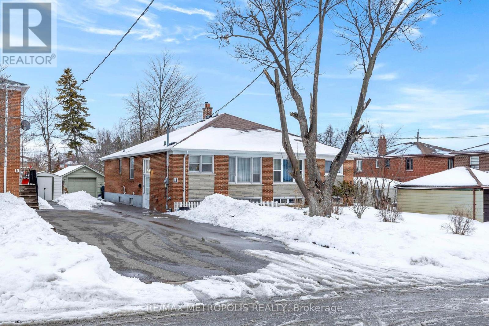 11 RAMBLER PLACE, Toronto, Ontario