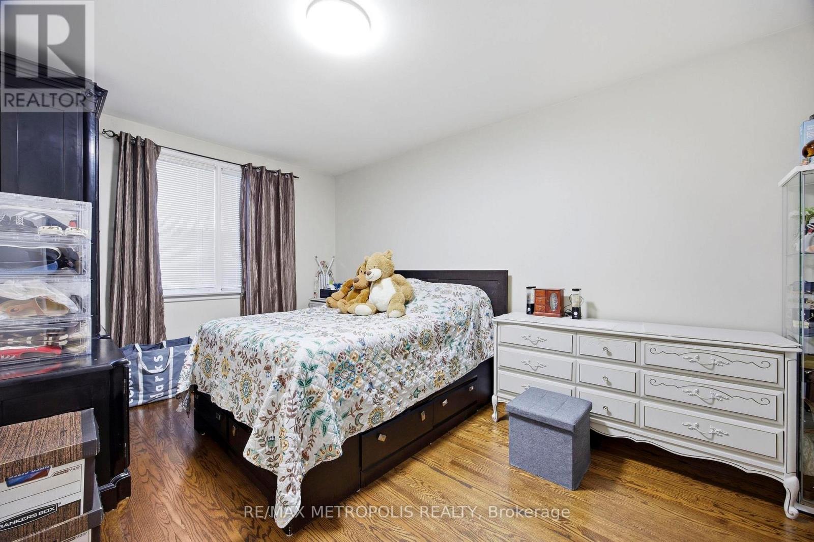 11 Rambler Place, Toronto, Ontario  M3L 1N6 - Photo 15 - W12810206