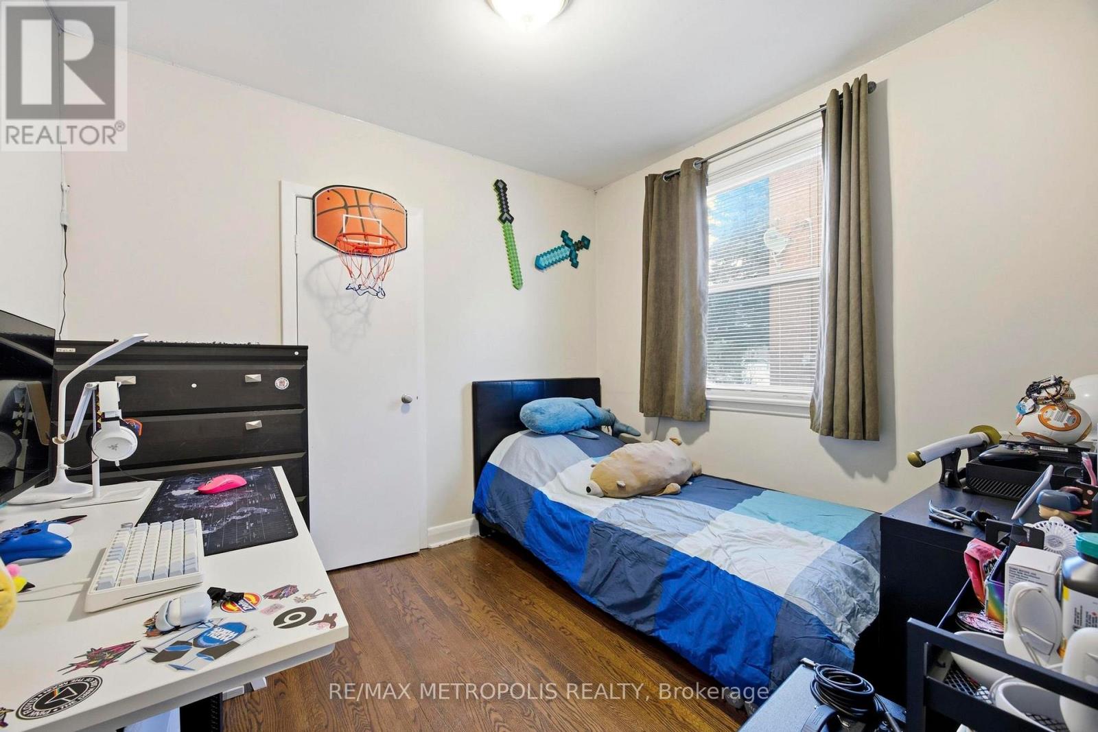 11 Rambler Place, Toronto, Ontario  M3L 1N6 - Photo 19 - W12810206