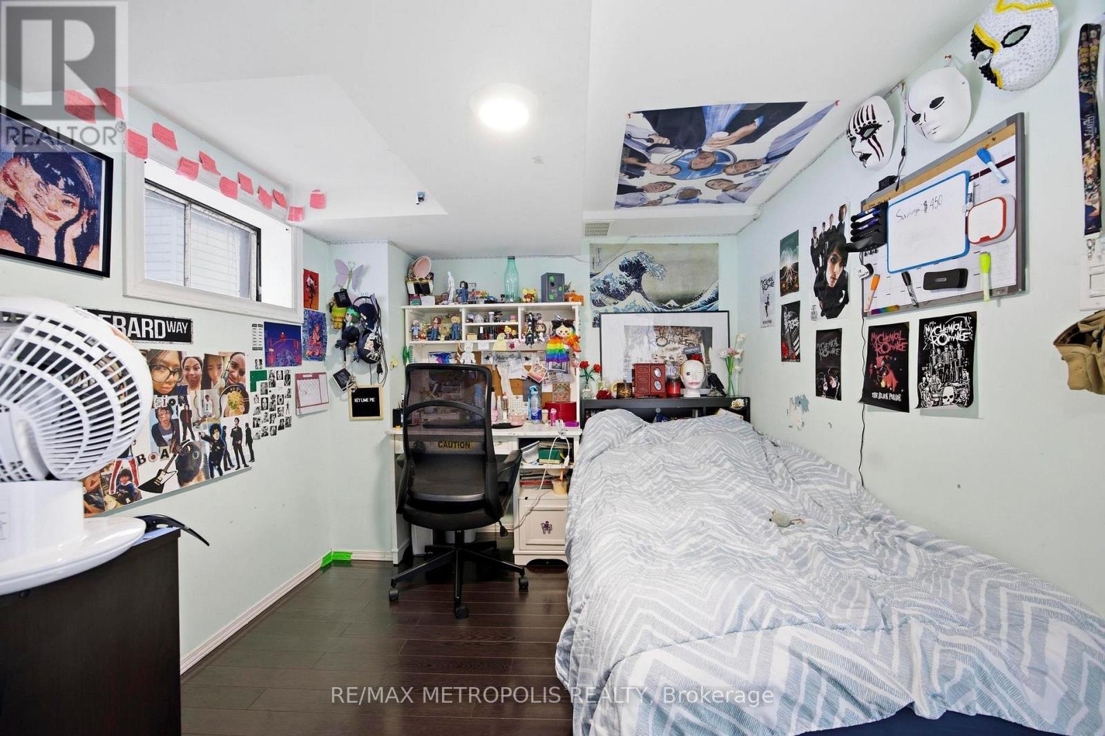 11 Rambler Place, Toronto, Ontario  M3L 1N6 - Photo 30 - W12810206