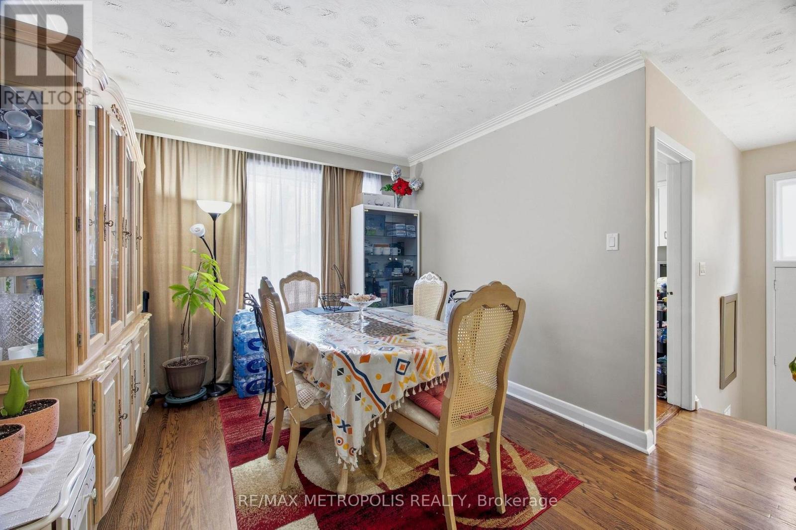 11 Rambler Place, Toronto, Ontario  M3L 1N6 - Photo 7 - W12810206