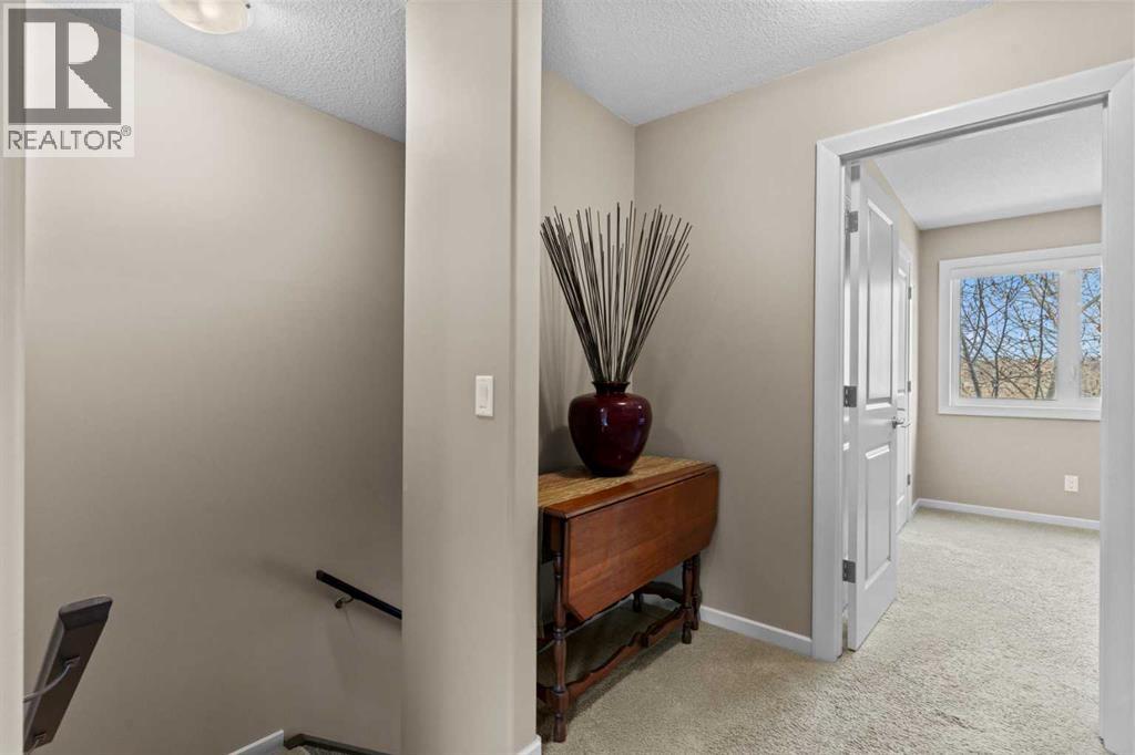 403 Valley Ridge Manor Nw, Calgary, Alberta  T3B 6C4 - Photo 34 - A2283372