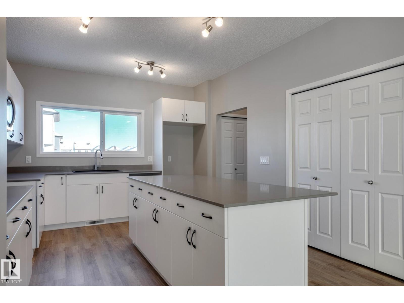 6226 175a Av Nw, Edmonton, Alberta  T5Y 4H3 - Photo 5 - E4473705