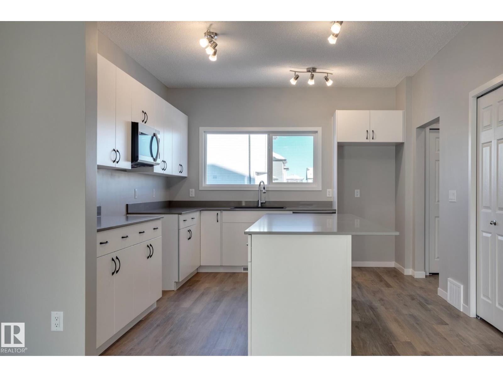 6226 175a Av Nw, Edmonton, Alberta  T5Y 4H3 - Photo 6 - E4473705