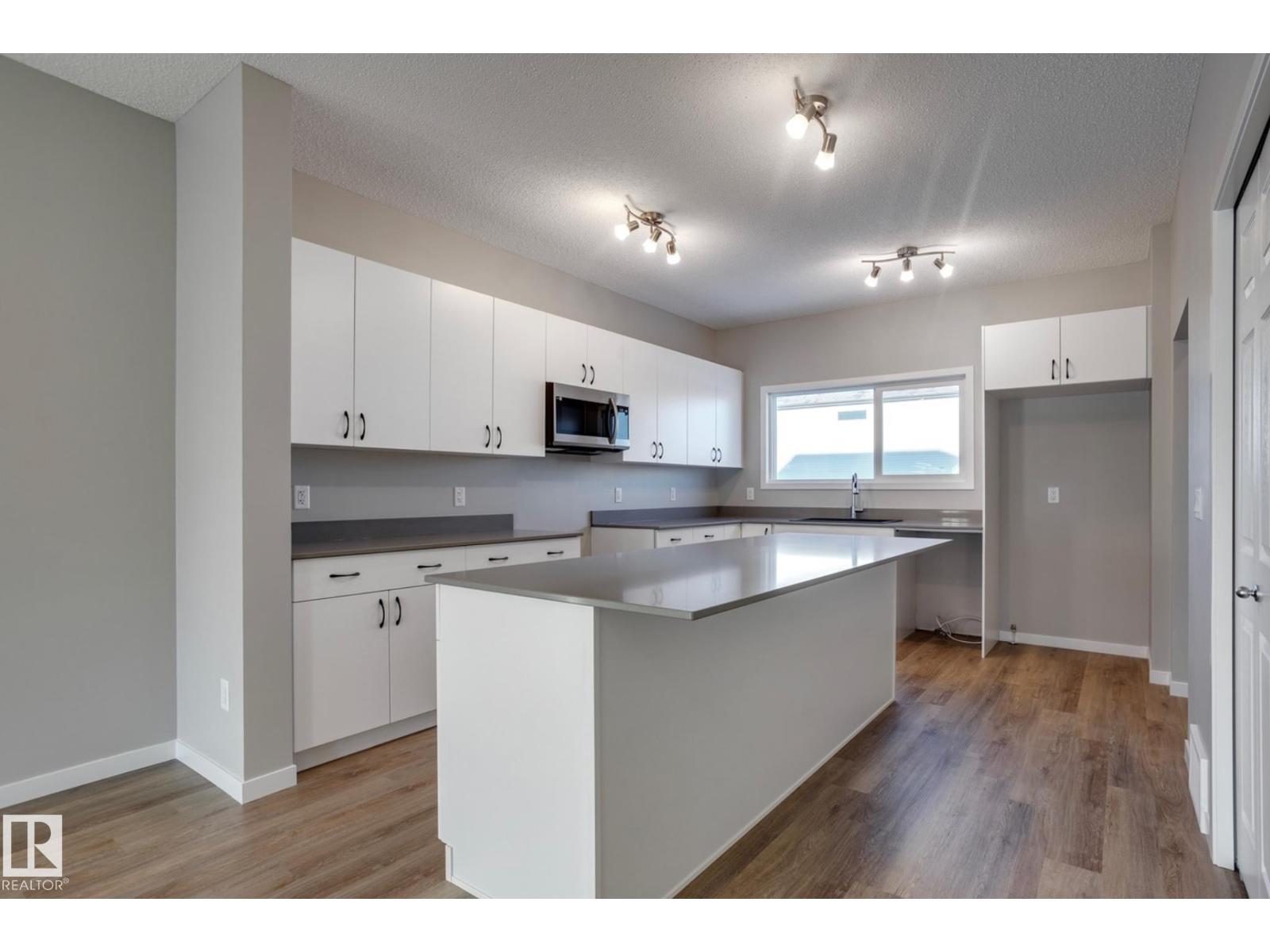 6226 175a Av Nw, Edmonton, Alberta  T5Y 4H3 - Photo 7 - E4473705