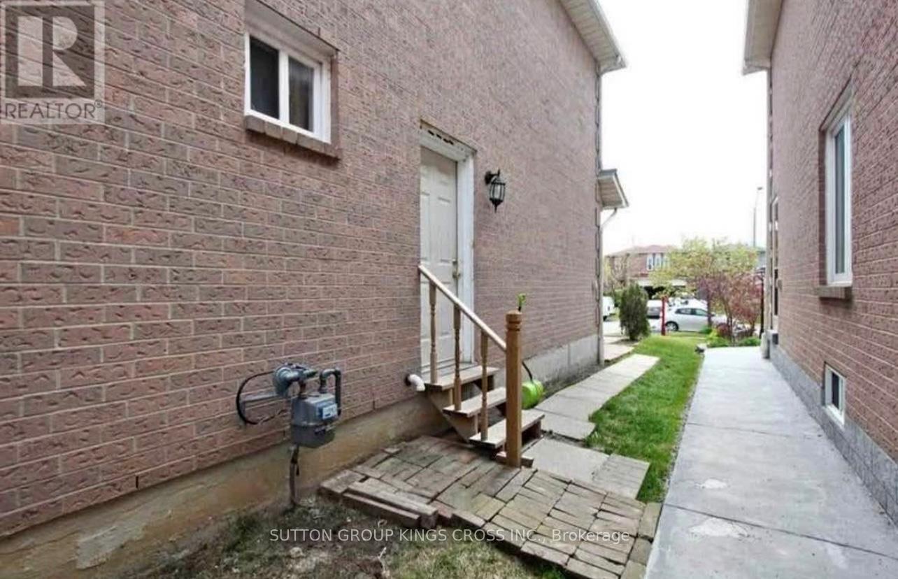 Bsmt - 5145 Palomar Crescent, Mississauga, Ontario  L5R 2X1 - Photo 2 - W12810232