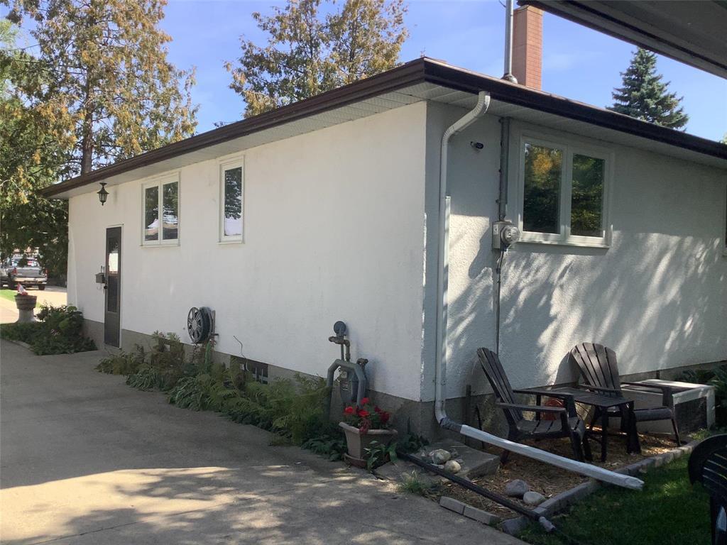 17 Frontenac Bay, Winnipeg, Manitoba  R2J 2H1 - Photo 45 - 202602681