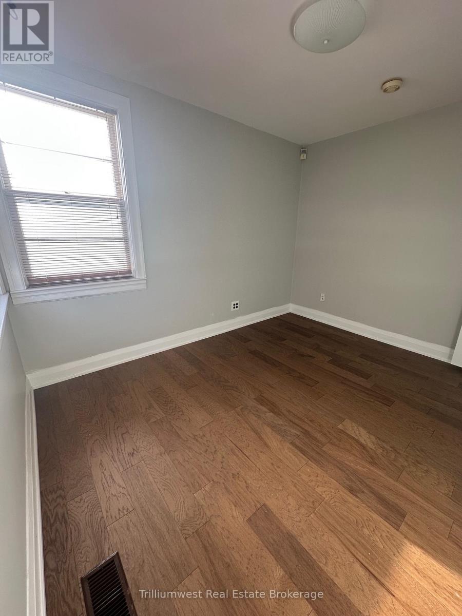 230 Speedvale Ave W Avenue, Guelph (Junction/onward Willow), Ontario  N1H 1C4 - Photo 7 - X12810248