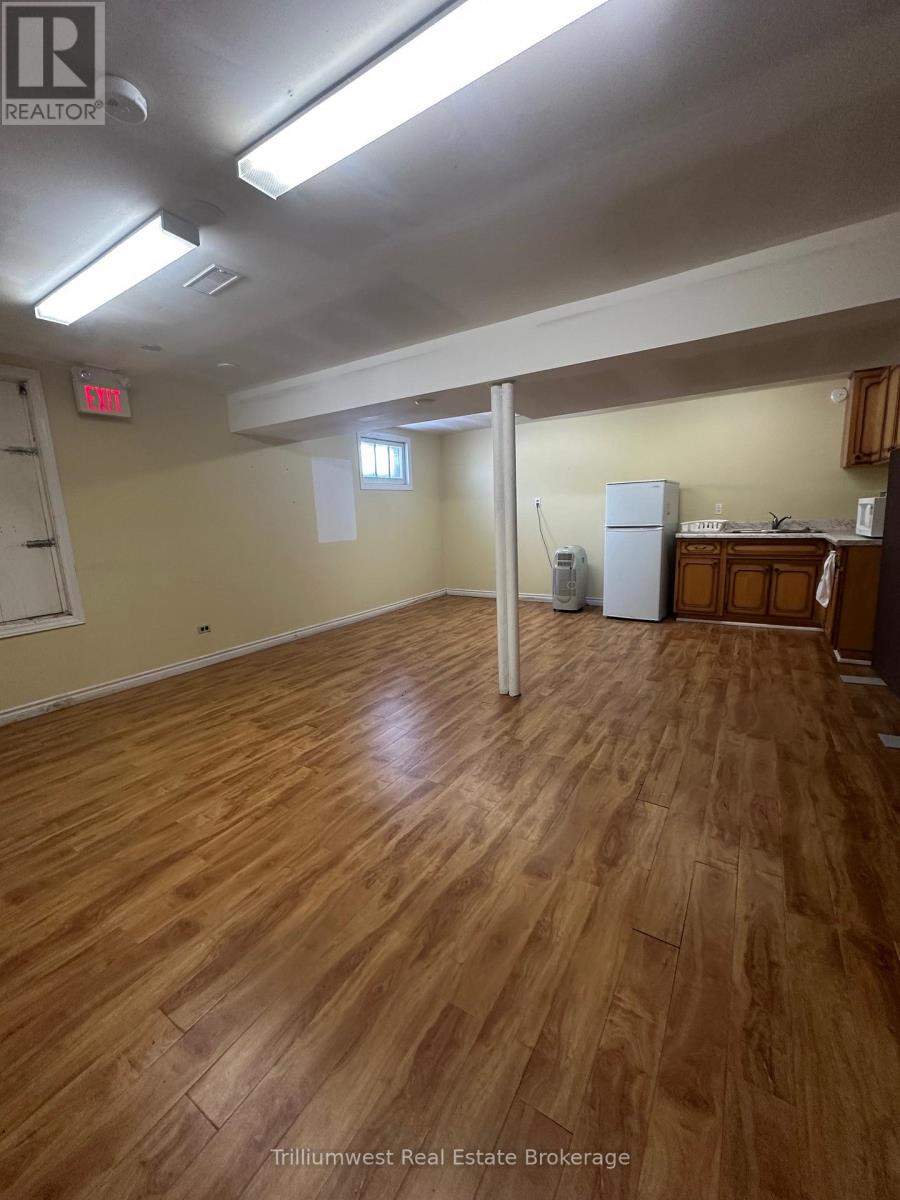 230 Speedvale Ave W Avenue, Guelph (Junction/onward Willow), Ontario  N1H 1C4 - Photo 8 - X12810248